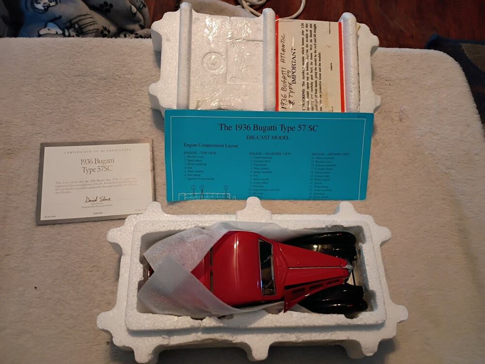 Franklin Mint Bugatti 1936 Type 57SC Red Black Diecast Boxed Model Car 1/24 1:24